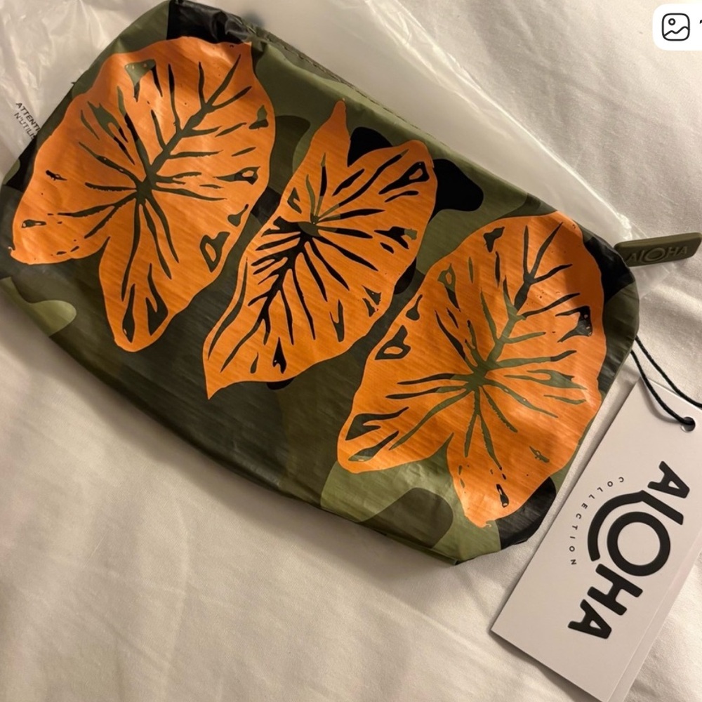 Limited edition Aloha Collection kalo camo mini pouch
